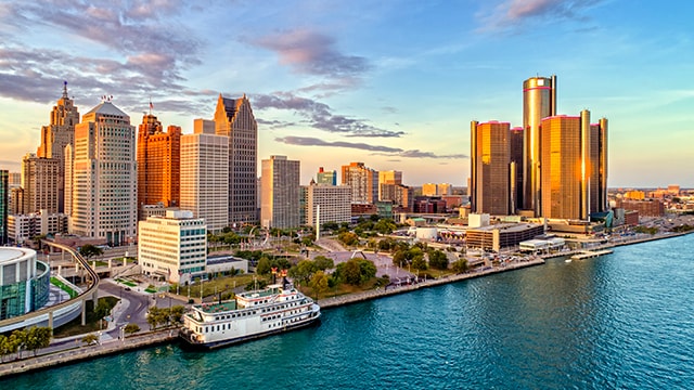 Rent a Car & Drive From Chicago to Detroit