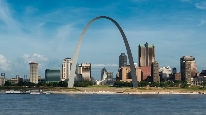 Rent a Car & Drive From Chicago to St. Louis