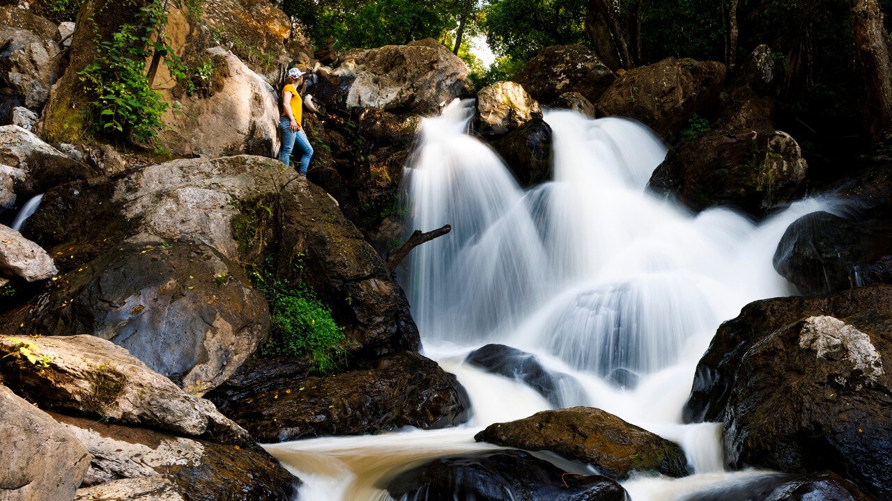 Close to the lake, Cascada de Avándaro tumbles over rocks.