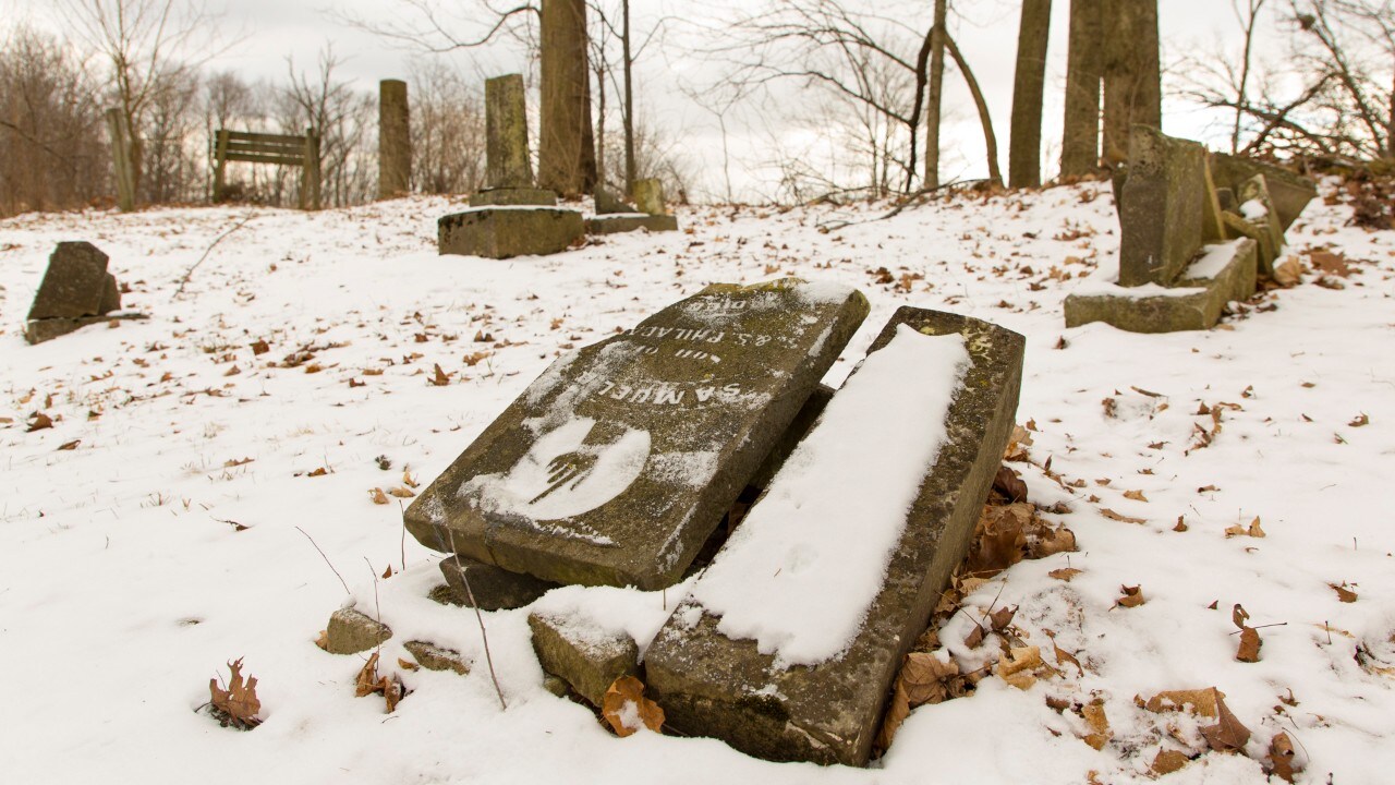 The author felt "sinister vibes" at Hookman's Cemetery.