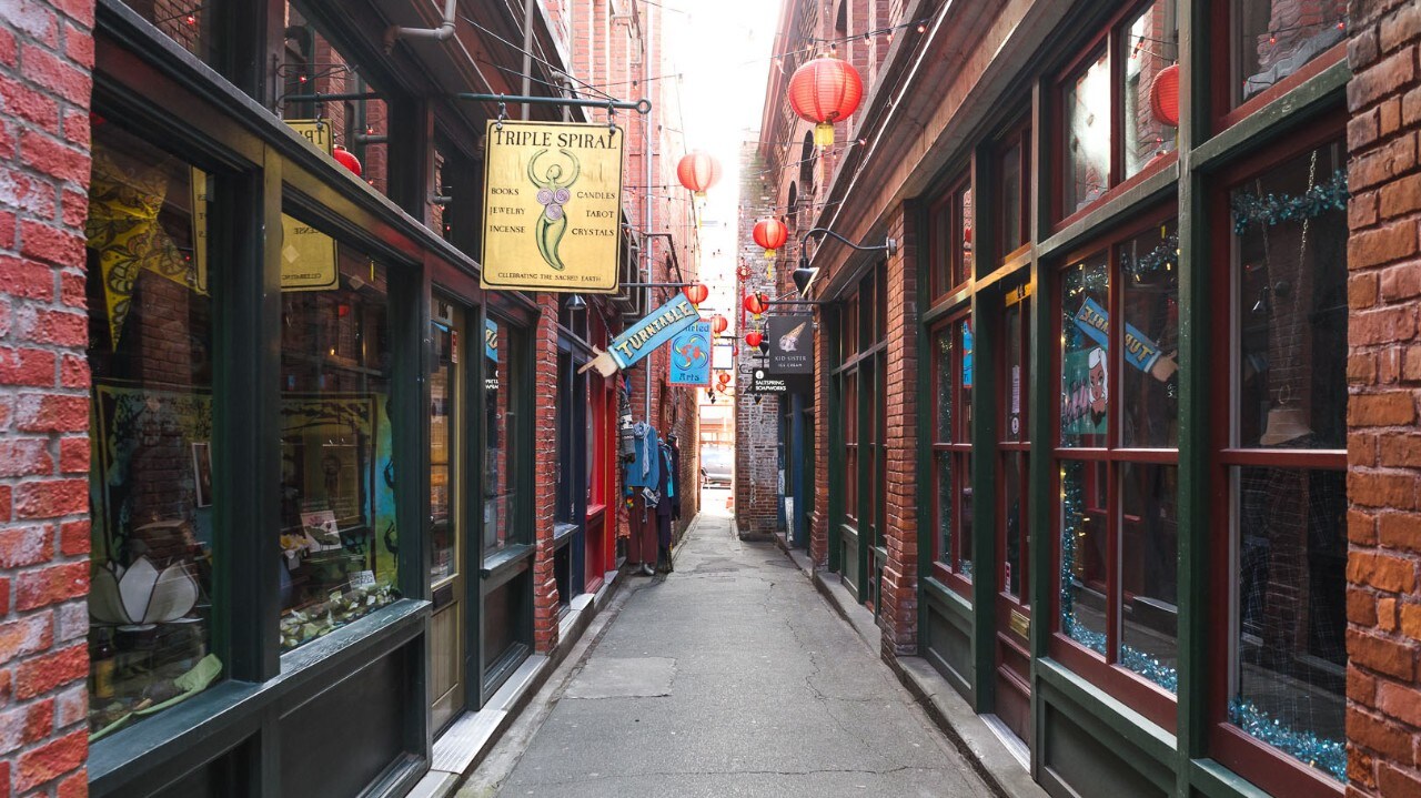 Fan Tan Alley