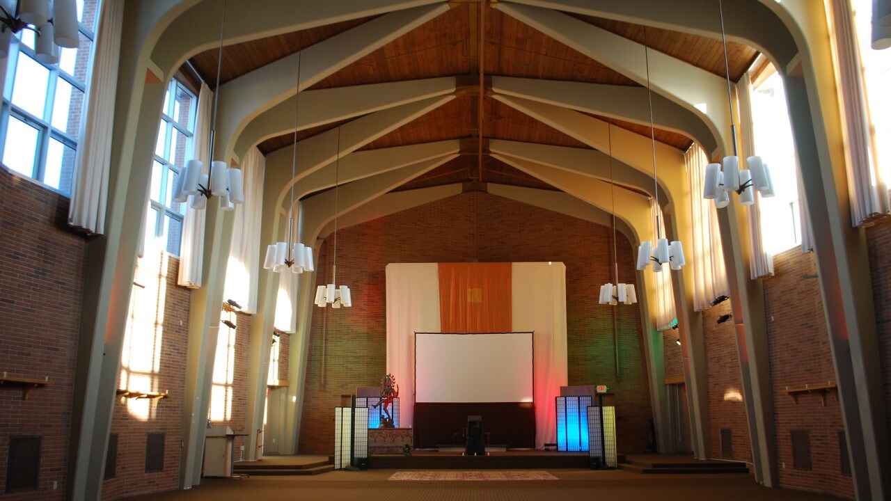 Kripalu's great room. Photo by Anne Roderique-Jones