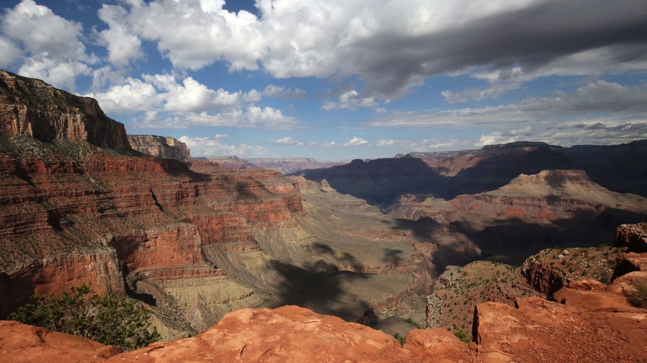 A view of the canyon from the South Kaibab Trail.