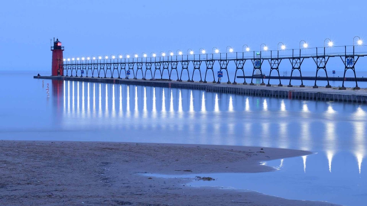 The South HavenSouth Haven's steel lighthouse has been operating since 1903.Lighthouse has been operational since 1872.