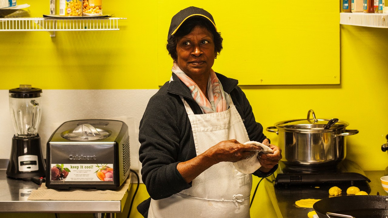 Calypso Roti Shop fue la creación de una abuela trinitense autodidacta… y es fenomenal.