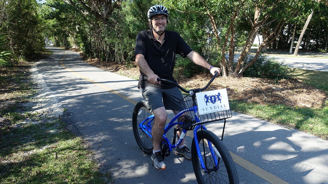 Bikes are common along Periwinkle Way.