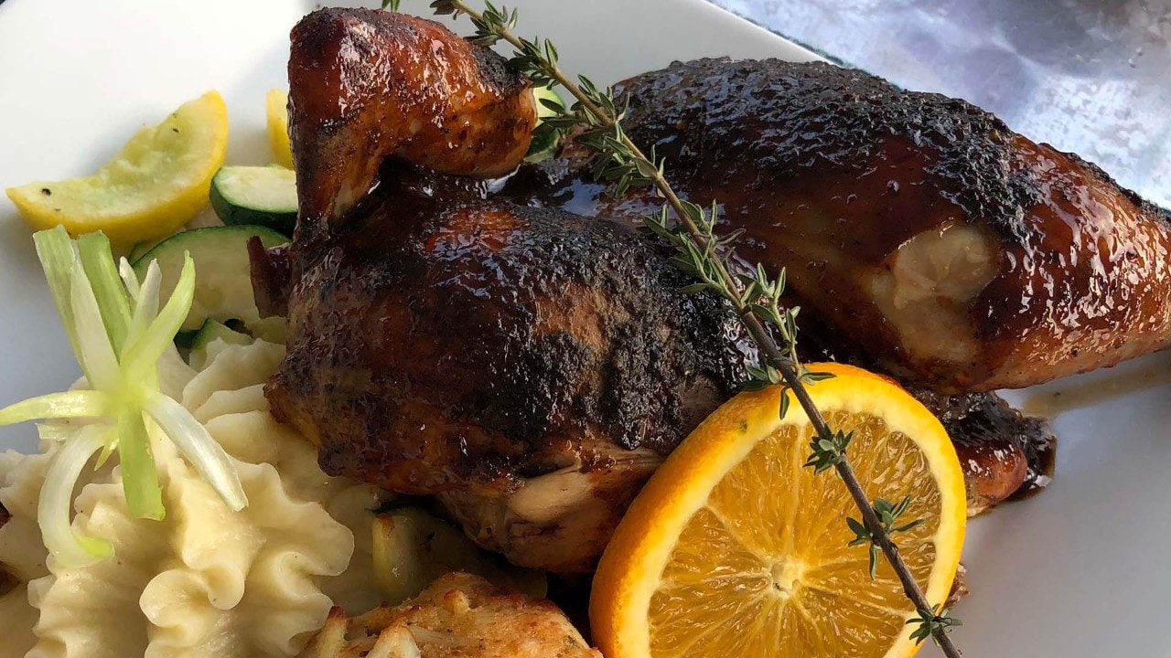 Barbecued chicken and crab cake at the Crab N Que Restaurant in St. Michaels.